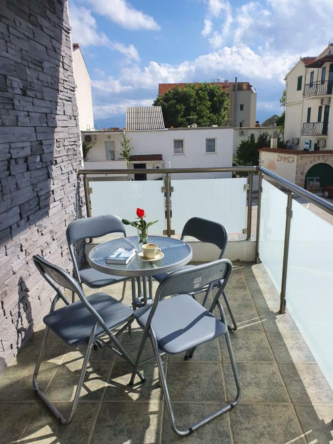 Apartments Lara Дрвеник Екстериор снимка
