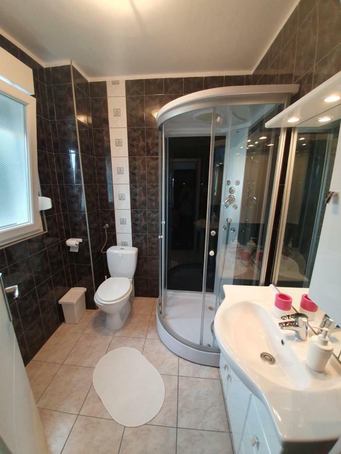 Apartments Lara Дрвеник Екстериор снимка